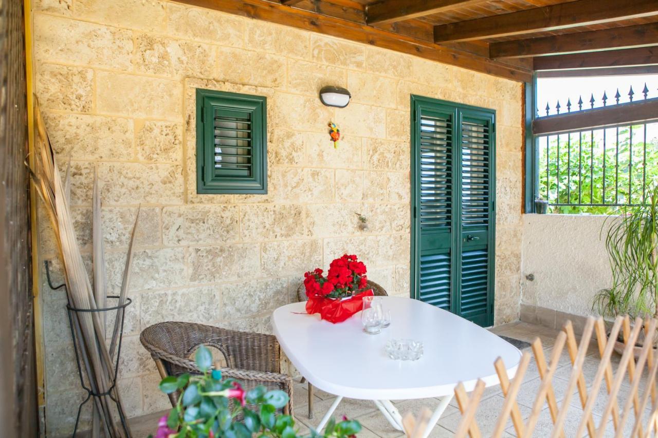 B&B I Tre Ulivi Salice Salentino Exterior foto